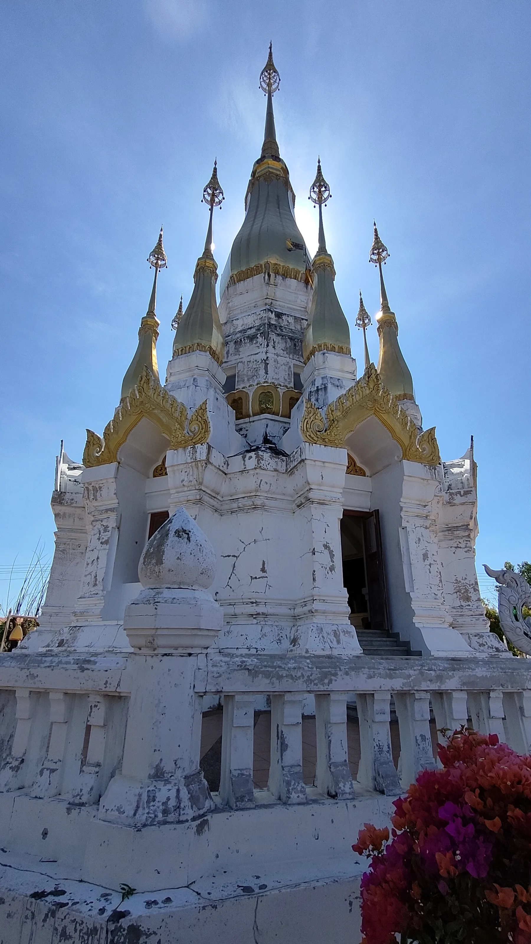 Wat Tham Khuha Sawan