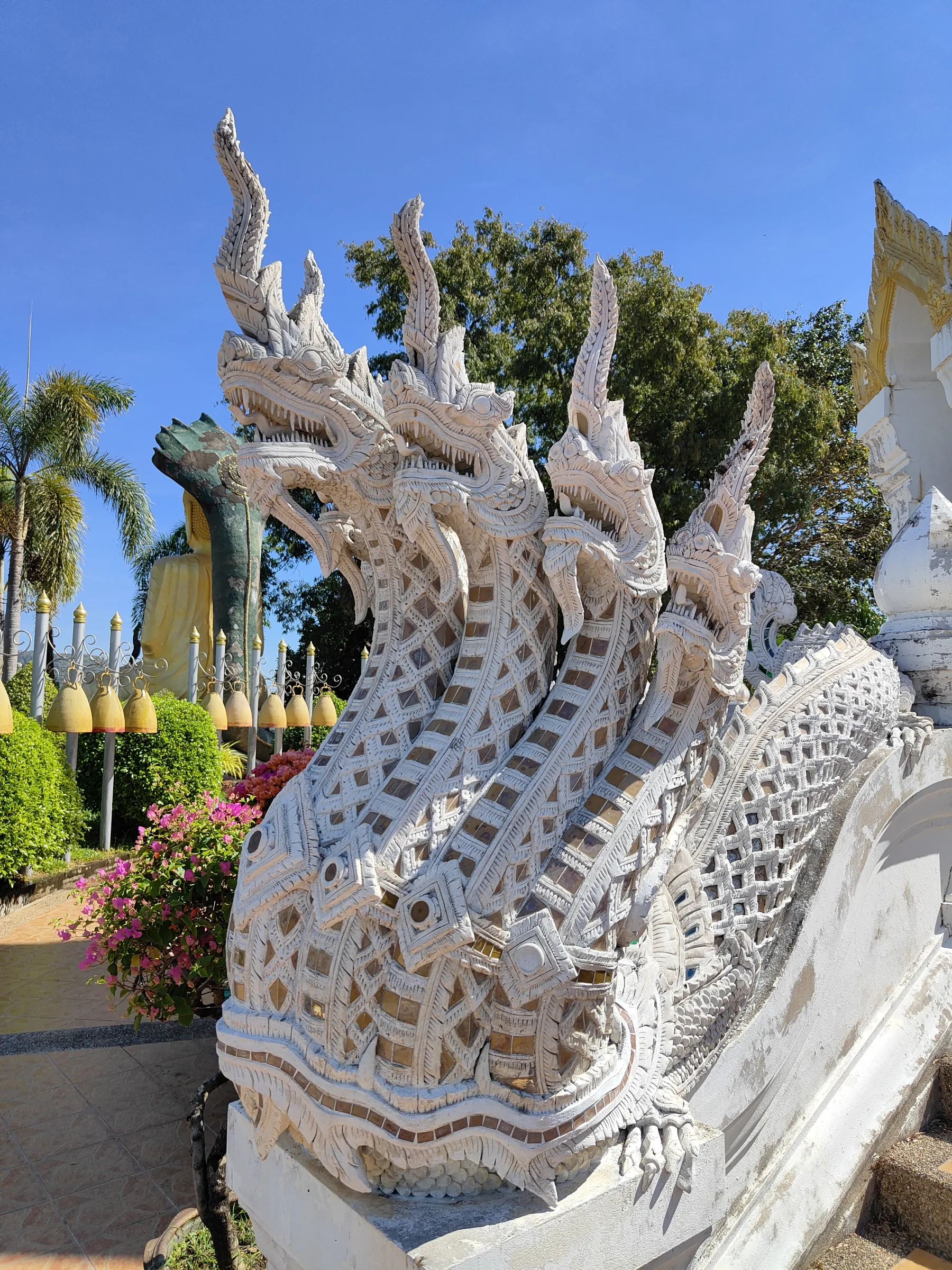 Wat Tham Khuha Sawan